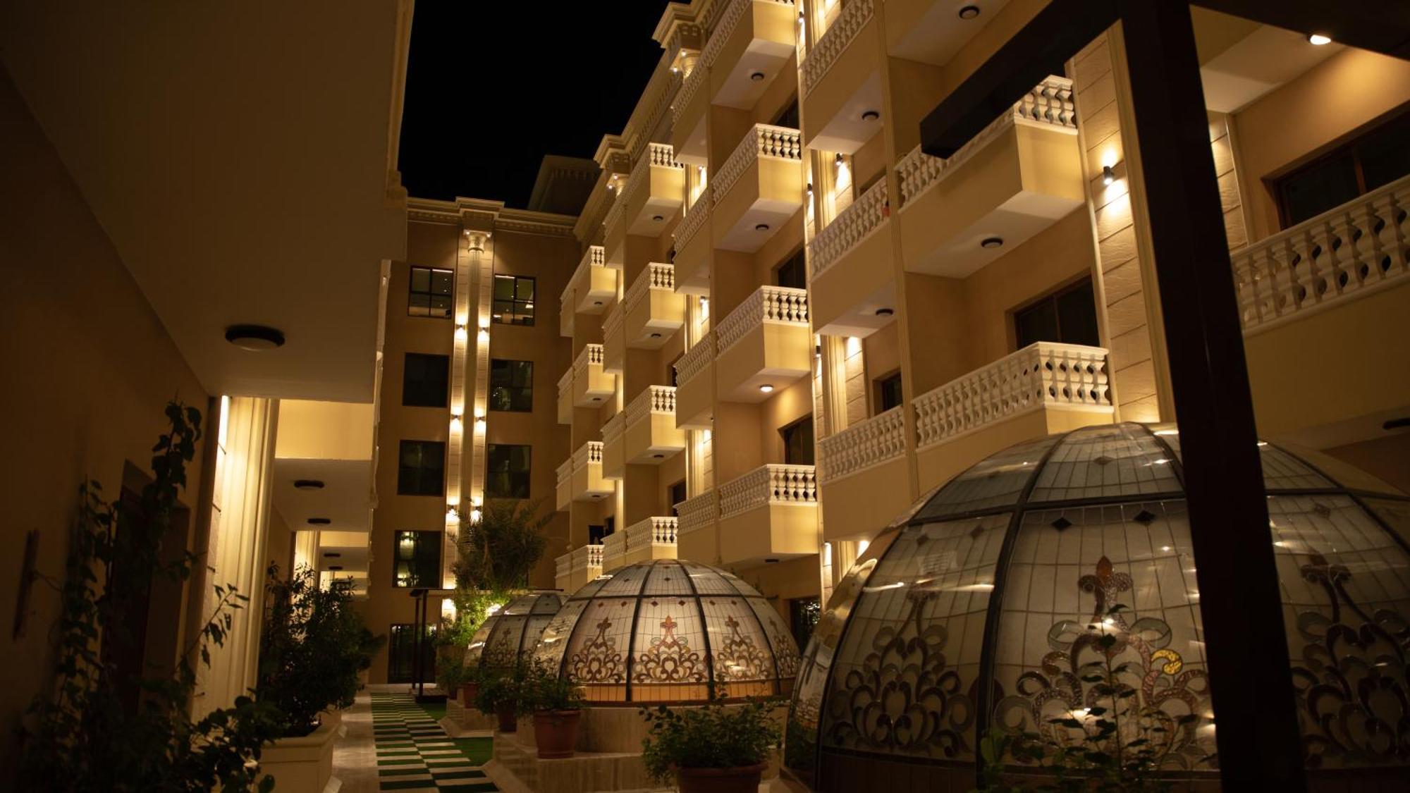 La Zona Continental Hotel Dubai Exterior photo