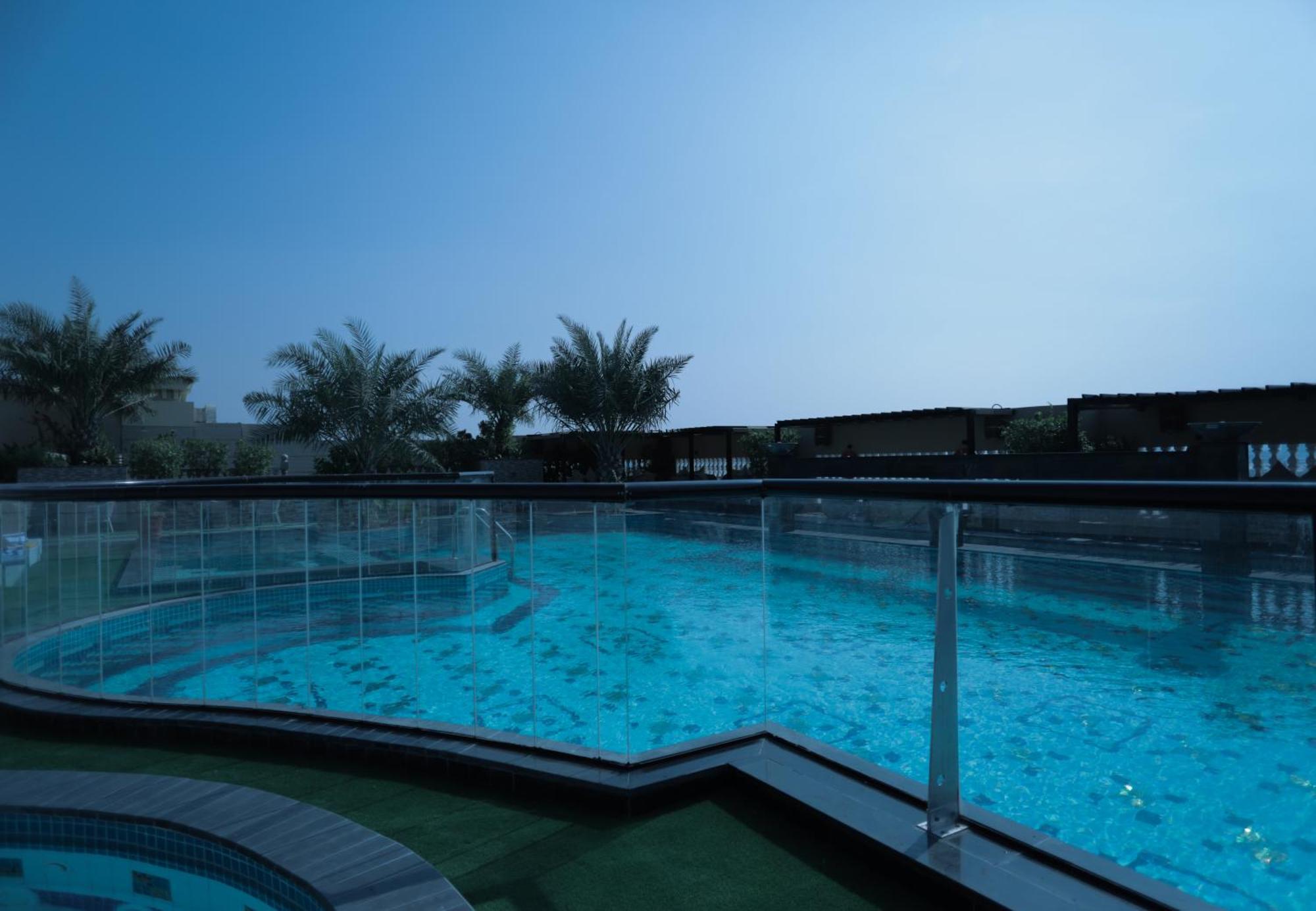 La Zona Continental Hotel Dubai Exterior photo